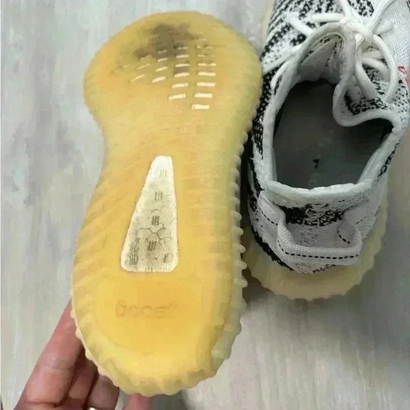 ADIDAS‎ YEEZY BOOST 350 V2 KANYE WEST ZEBRA  BLACK BELUGA SESAME size 6.5 - Picture 4 of 5